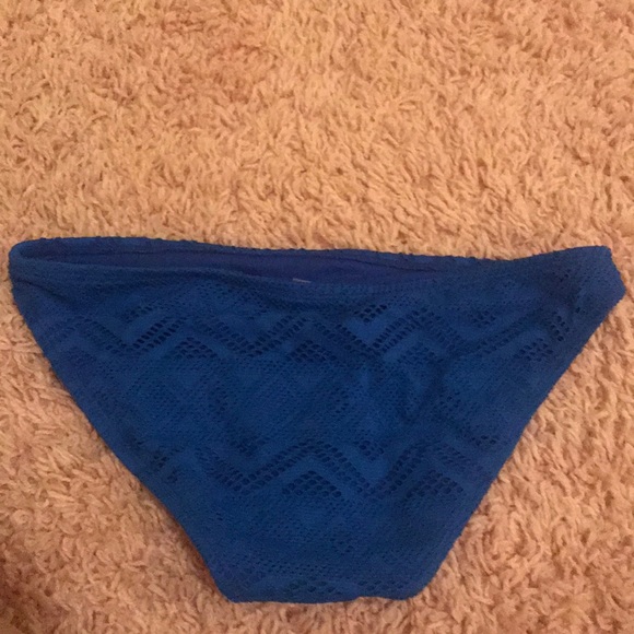 Old navy swim bottoms - Picture 2 of 2